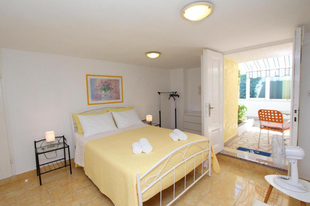 Apartments Knezovic Rovinj Exterior foto